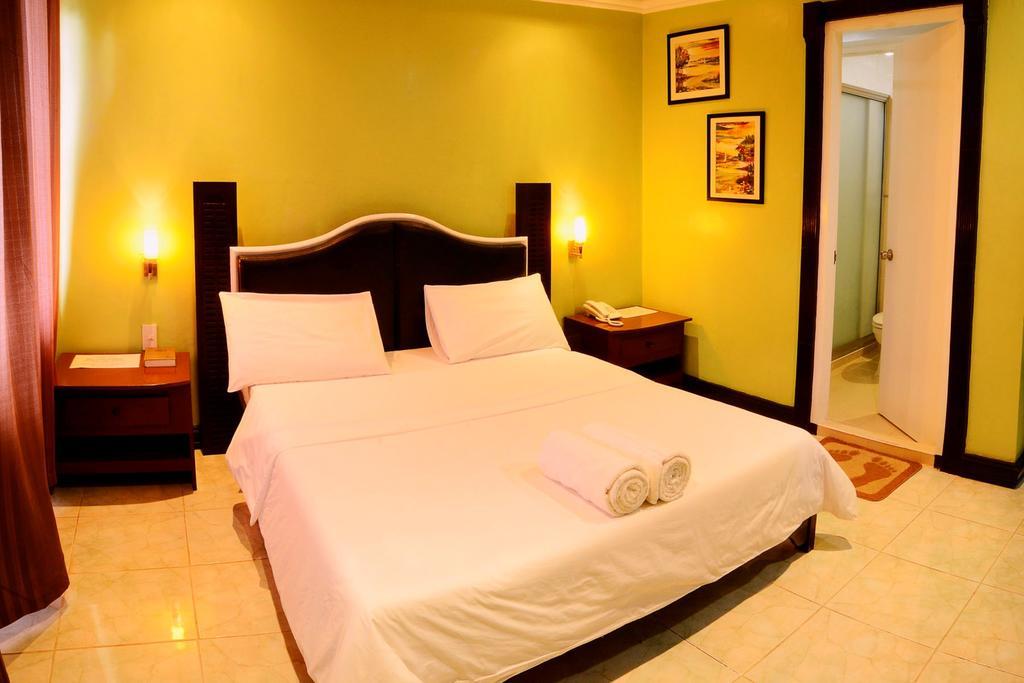 Jaimee'S Hotel, Resort And Restaurant Maasin  Phòng bức ảnh